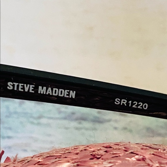 NWT Steve Madden Women’s Black/Gray Sunglasses - Picture 5 of 6